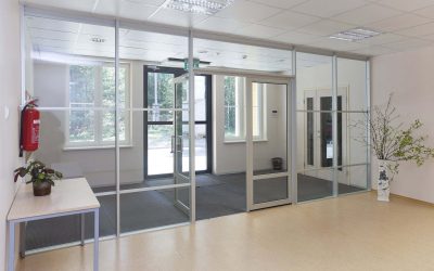 Современные мобильные и стеклянные перегородки: быстрая перепланировка вашего офиса