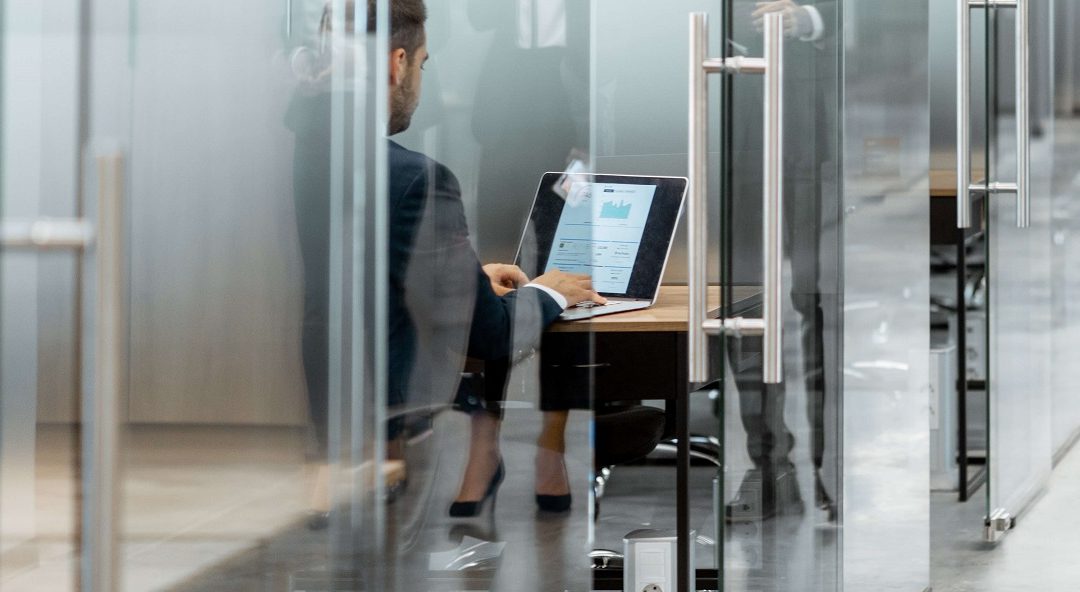 Мобильные перегородки для офиса: плюсы и минусы