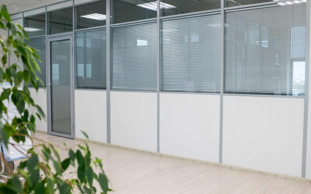 Переезд без лишних затрат: почему перегородки окупаются быстрее, чем возведение стен?