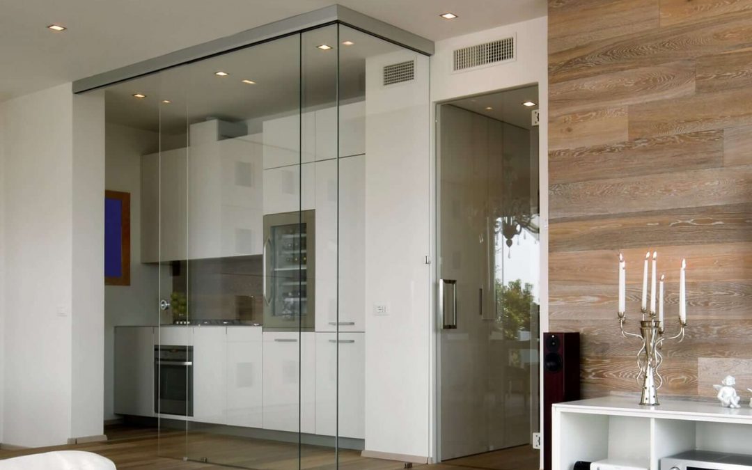 Что нужно знать про стеклянные межкомнатные двери